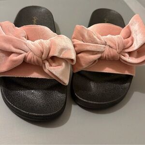 🎀 Darling Pink Bow Sandles SZ 7 ~ NIB